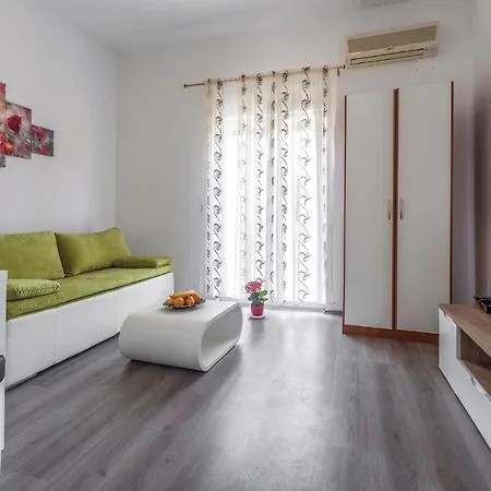 0-bedroom In